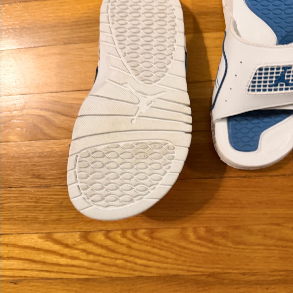 Jordan Kids White and Blue Slide Sandals - Picture 2 of 2